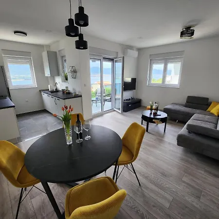 Feel Good View Apartment